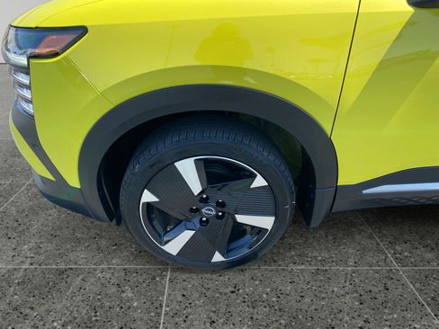 Used 2025 Nissan Kicks SR FWD image 14