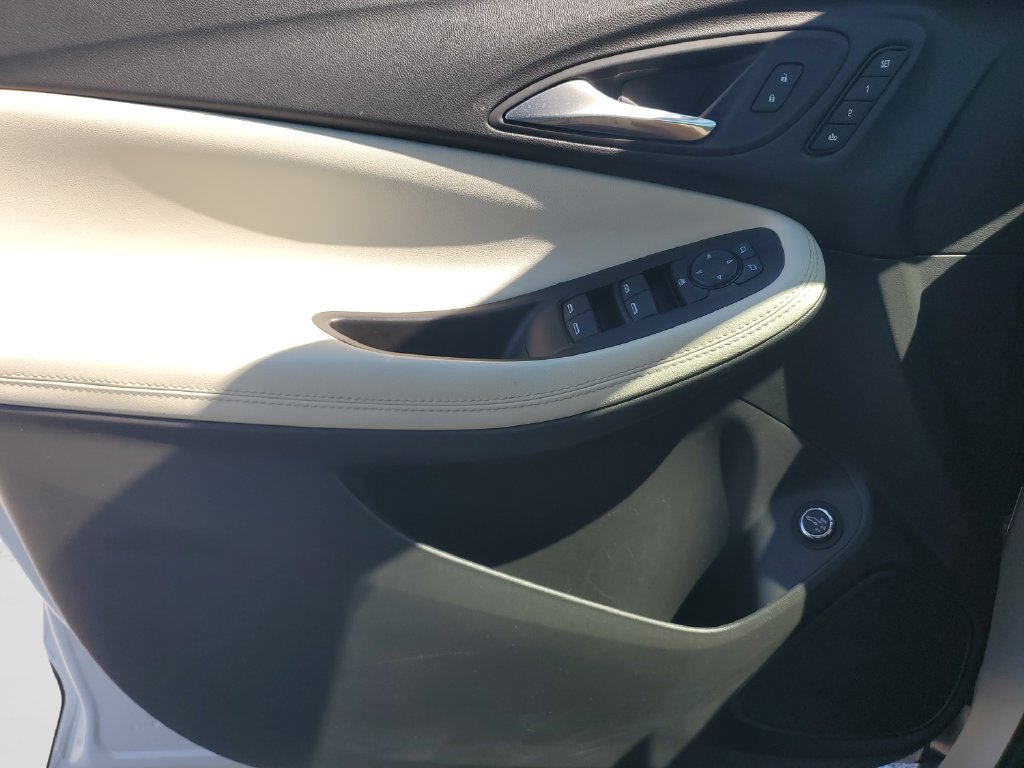 Used 2022 Buick Encore GX Essence w/ Advanced Technology Package FWD image 19