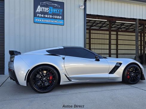 Used 2016 Chevrolet Corvette Z06 w/ Z07 Performance Package RWD image 11