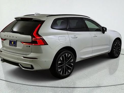 Used 2027 Volvo XC60 B5 Ultra AWD/4WD image 7