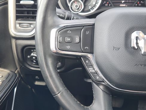 Used 2025 RAM 1500 Laramie AWD/4WD image 28