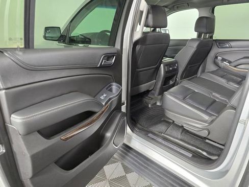 Used 2018 Chevrolet Suburban LT AWD/4WD image 17
