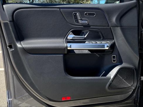 New 2025 Mercedes-Benz GLB 250 4MATIC image 14