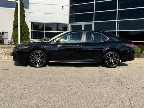 Used 2018 Toyota Camry SE w/ Audio Package FWD image 6