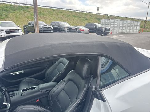 Used 2025 Ford Mustang Premium image 30