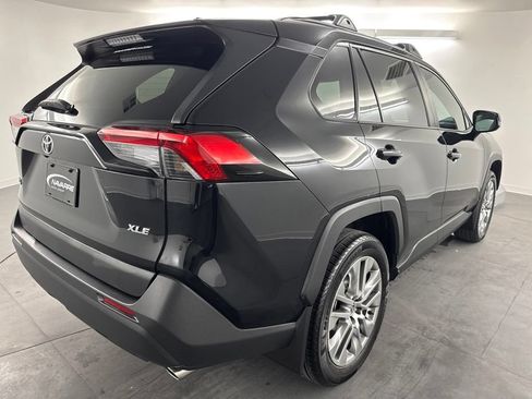 Used 2022 Toyota RAV4 XLE Premium FWD image 7