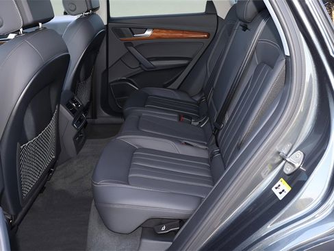 Used 2023 Audi Q5 2.0T Premium Plus w/ Premium Plus Package image 12