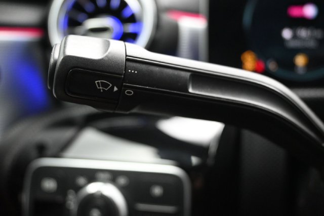 Used 2020 Mercedes-Benz CLA 250 w/ Premium Package image 15
