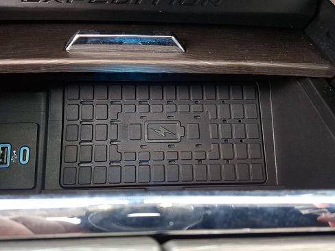 Certified 2022 Ford Expedition Max Limited AWD/4WD image 26