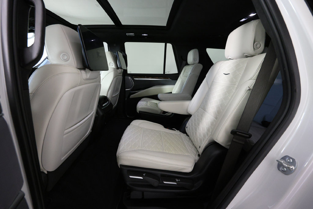 Used 2025 Cadillac Escalade Sport Platinum AWD/4WD image 16