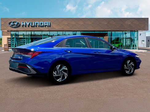 New 2025 Hyundai Elantra Limited image 8