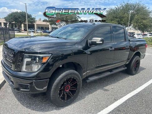 Used 2019 Nissan Titan SV w/ SV Convenience Package RWD image 1