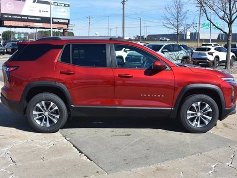 New 2026 Chevrolet Equinox LT image 4