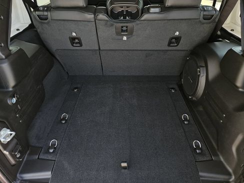 New 2026 Jeep Wrangler Unlimited Sahara AWD/4WD image 22