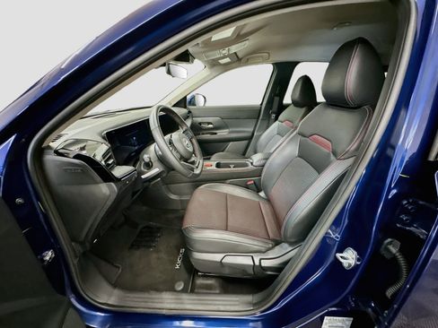 Used 2025 Nissan Kicks SR AWD/4WD image 13