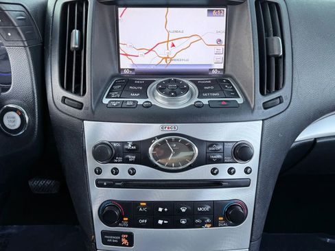 Used 2010 INFINITI G37 Convertible w/ Premium Pkg RWD image 26