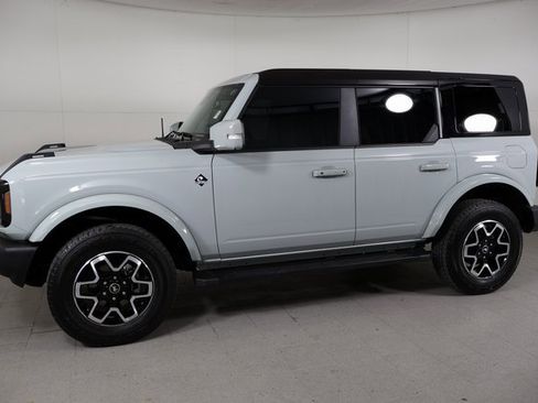 Used 2024 Ford Bronco Outer Banks image 8