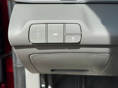 Used 2023 Hyundai Elantra SEL w/ Convenience Package image 16