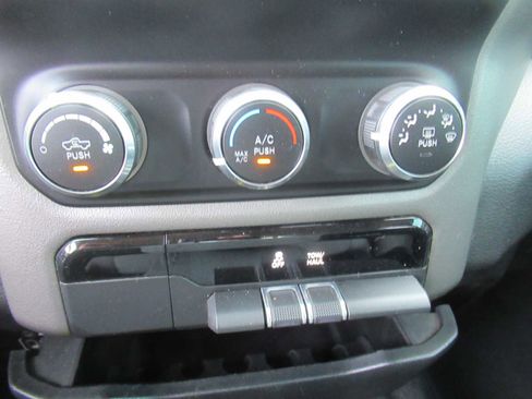 Used 2020 RAM 1500 Big Horn image 34