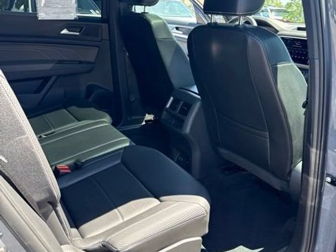 Used 2022 Volkswagen Atlas Cross Sport SE w/ Panoramic Sunroof Package AWD/4WD image 17