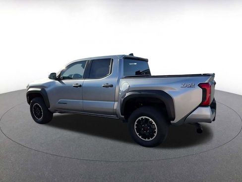 Used 2025 Toyota Tacoma TRD Off-Road image 10