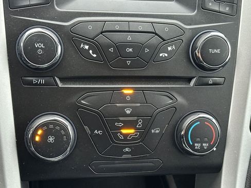 Used 2015 Ford Fusion SE image 20