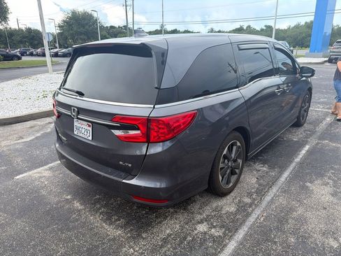 Used 2023 Honda Odyssey Elite image 3