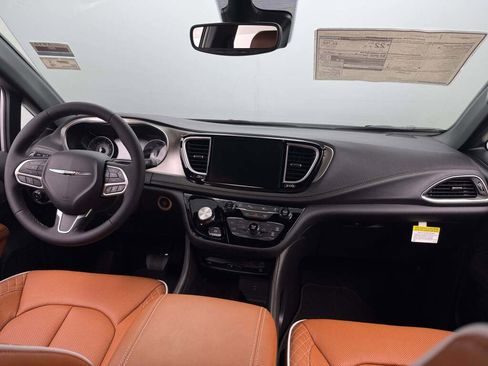 New 2026 Chrysler Pacifica Pinnacle image 23