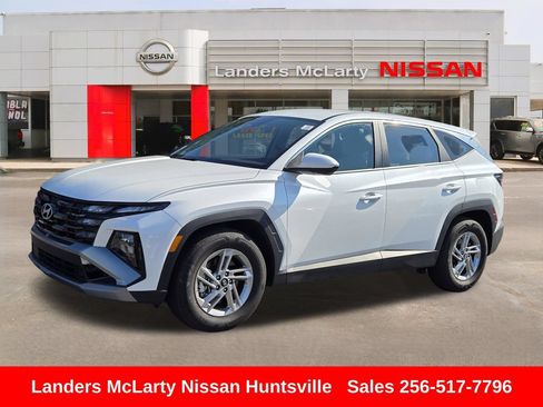 Used 2025 Hyundai Tucson SE FWD image 9