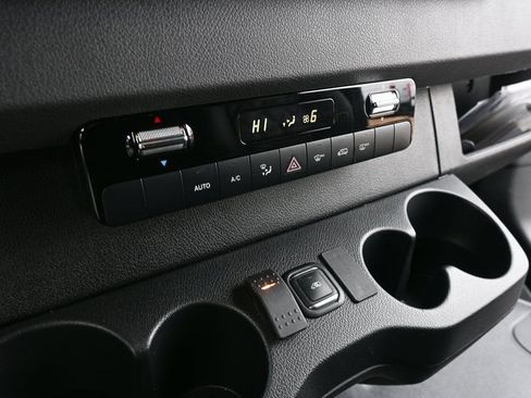 Used 2022 Mercedes-Benz Sprinter 3500 image 15