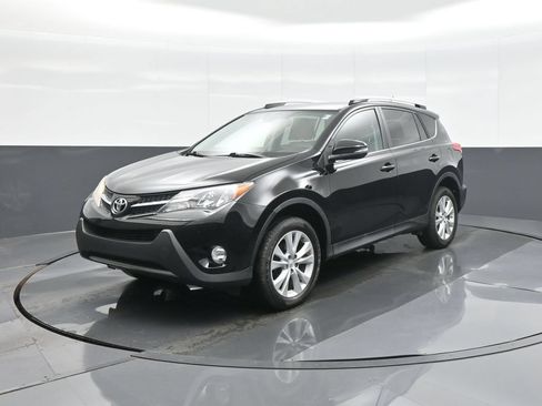 Used 2015 Toyota RAV4 Limited w/ Technology Package AWD/4WD image 3