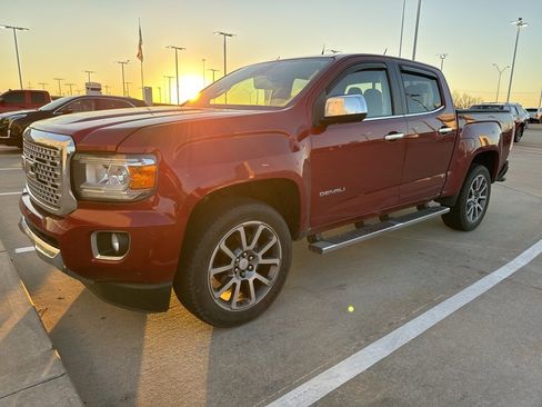 Used 2019 GMC Canyon Denali image 1