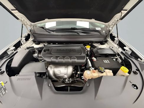 Used 2020 Jeep Cherokee Limited w/ Technology Group FWD image 23