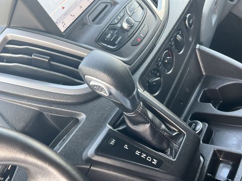 Certified 2018 Ford Transit 150 XLT image 22