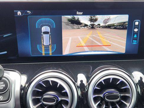 Used 2024 Mercedes-Benz GLB 250 GLB 250 image 18