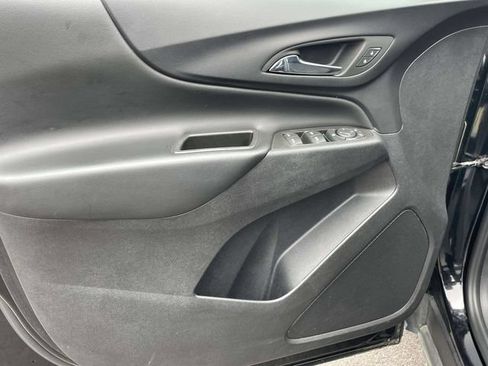 Used 2023 Chevrolet Equinox LT FWD image 9