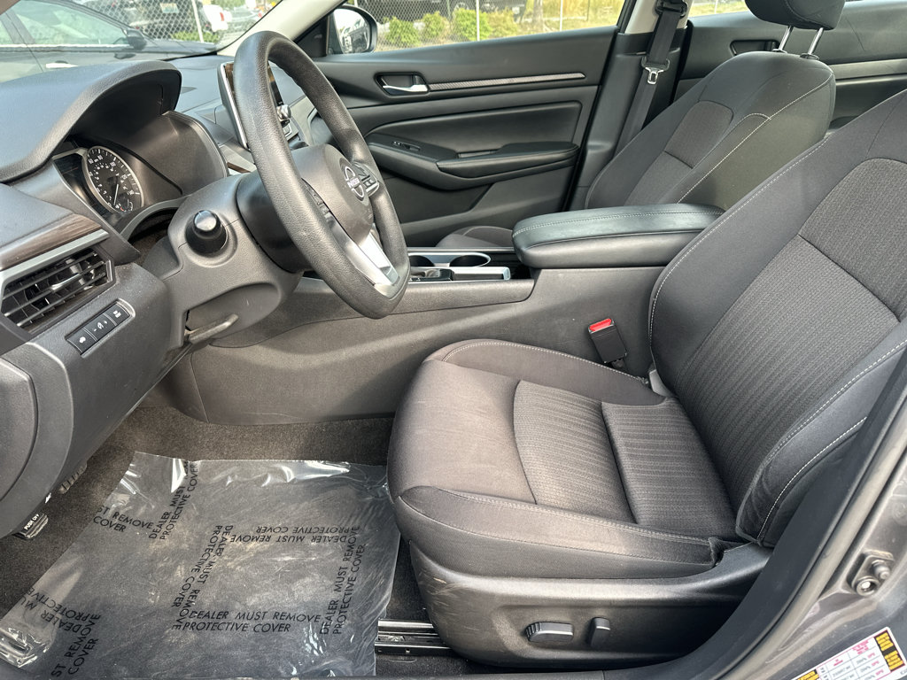 Used 2024 Nissan Altima 2.5 SV FWD image 15