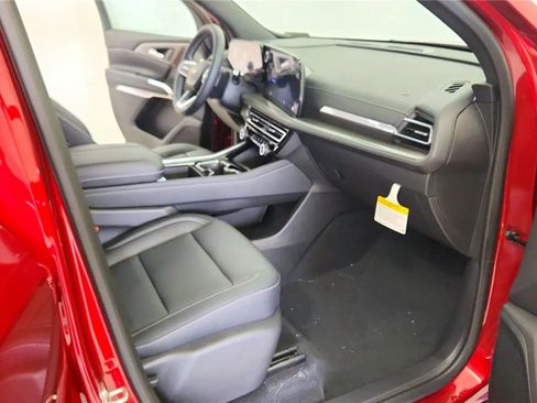 New 2026 Chevrolet Traverse LT w/ Driver Confidence Package AWD/4WD image 36