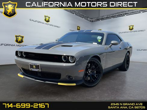 Used 2018 Dodge Challenger R/T Scat Pack w/ Dynamics Package RWD image 1