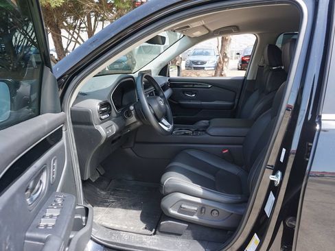Used 2024 Honda Pilot EX-L image 2