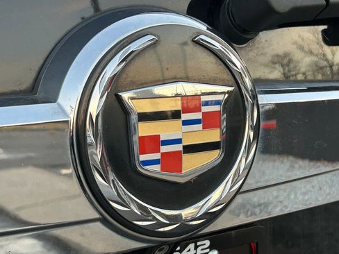 Used 2014 Cadillac Escalade Luxury image 15