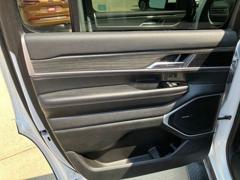 Certified 2022 Jeep Wagoneer Series II AWD/4WD image 23