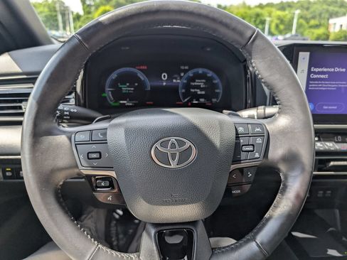 Used 2025 Toyota Camry XSE AWD/4WD image 25