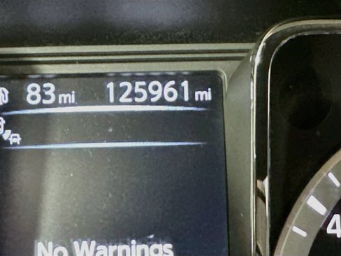 Used 2017 Nissan Titan SL w/ Off-Road Package AWD/4WD image 14