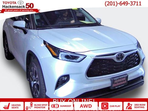 Used 2026 Toyota Highlander XLE image 1