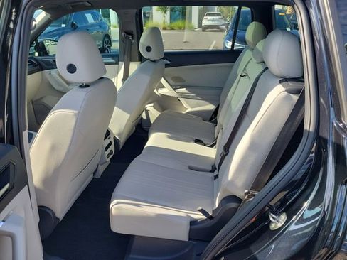 Certified 2022 Volkswagen Tiguan SE R-Line FWD image 10