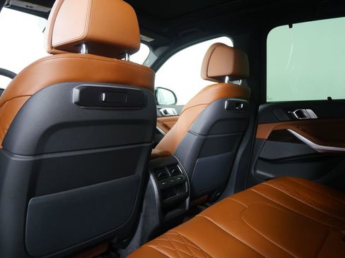 Used 2026 BMW X5 xDrive40i w/ M Sport Package image 17