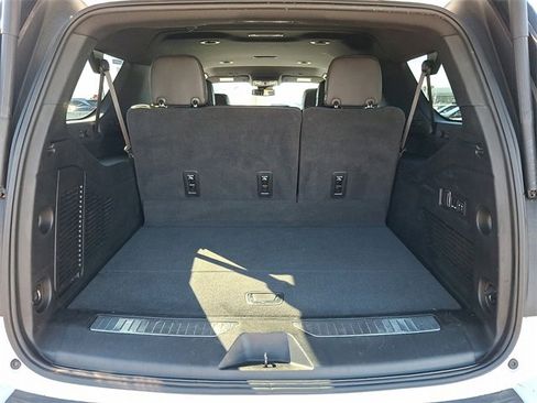 Used 2024 Chevrolet Suburban Premier image 29