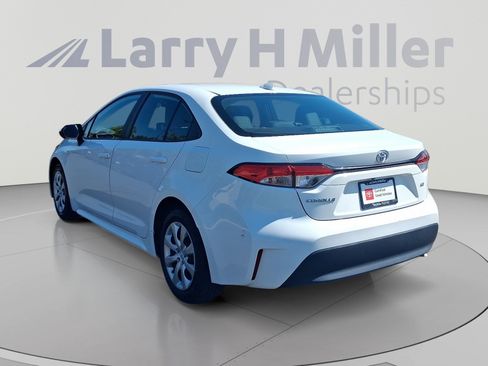 Certified 2023 Toyota Corolla LE FWD image 3