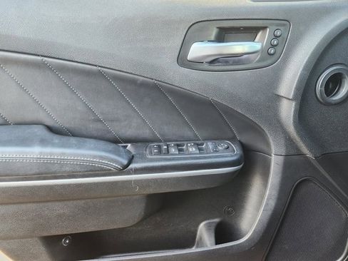 Used 2017 Dodge Charger SXT w/ Plus Group image 21